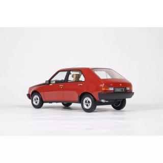 RENAULT 14 TS ROUGE 705 1983 OttO mobile 1:18 Resinemodell (Türen, Motorhaube... nicht zu öffnen!)